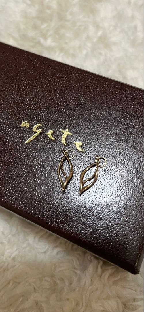 agete✴︎リーフピアスチャーム5k