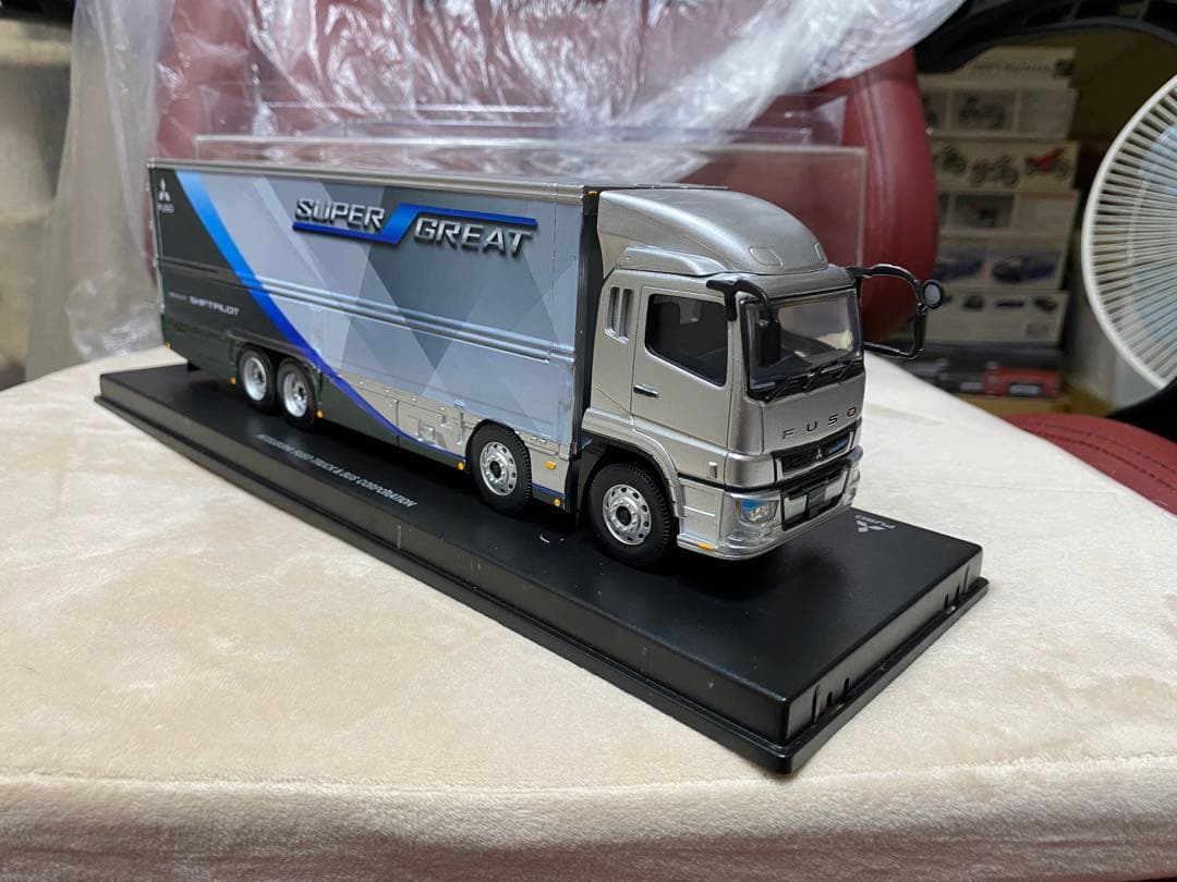 1/43三菱ふそうスーパーグレートミニカー
