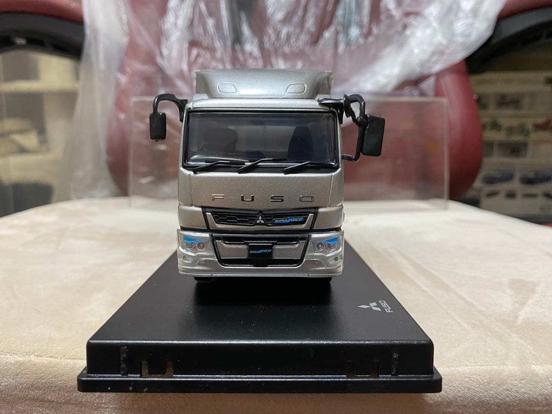 1/43三菱ふそうスーパーグレートミニカー