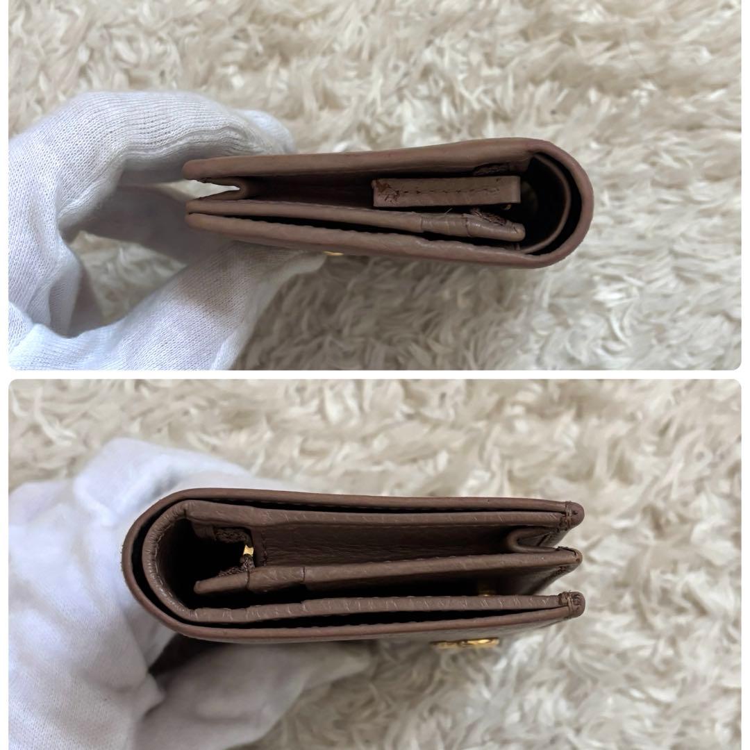 美品✨GUCCI GGマーモント コンパクト財布 ベージュ 二つ折り