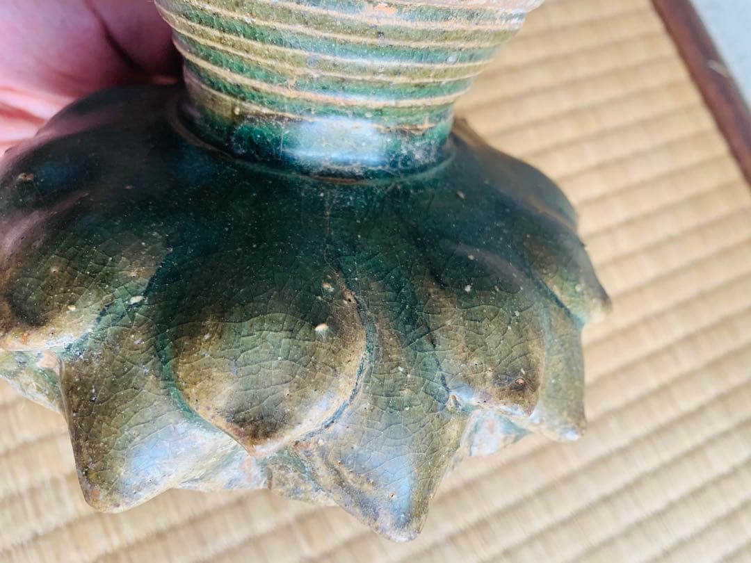 中国六朝時代蓮花模様青磁油灯