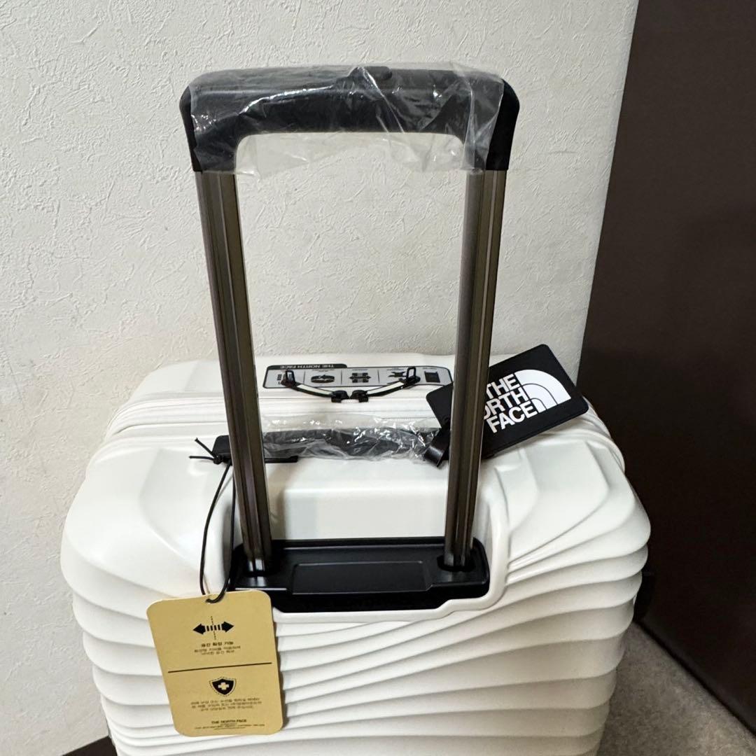 新品未使用【海外限定】THE NORTH FACE キャリーケース　24インチ