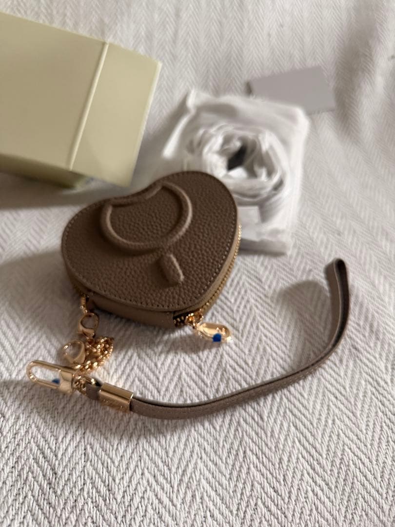 CUSTYPE ベージュ iPhoneケース　15 pro max