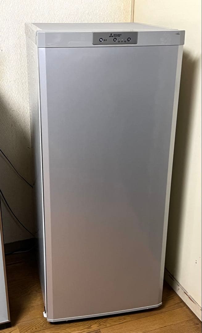 ぽん MITSUBISHI MF-U12B-S ノンフロン冷凍庫 121L