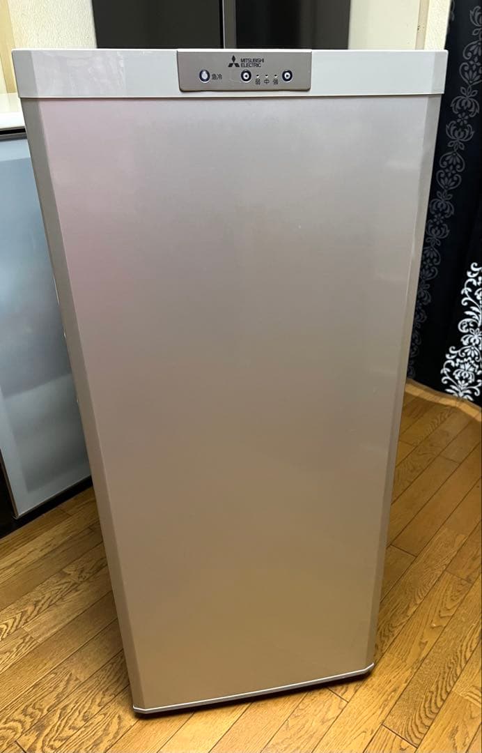 ぽん MITSUBISHI MF-U12B-S ノンフロン冷凍庫 121L