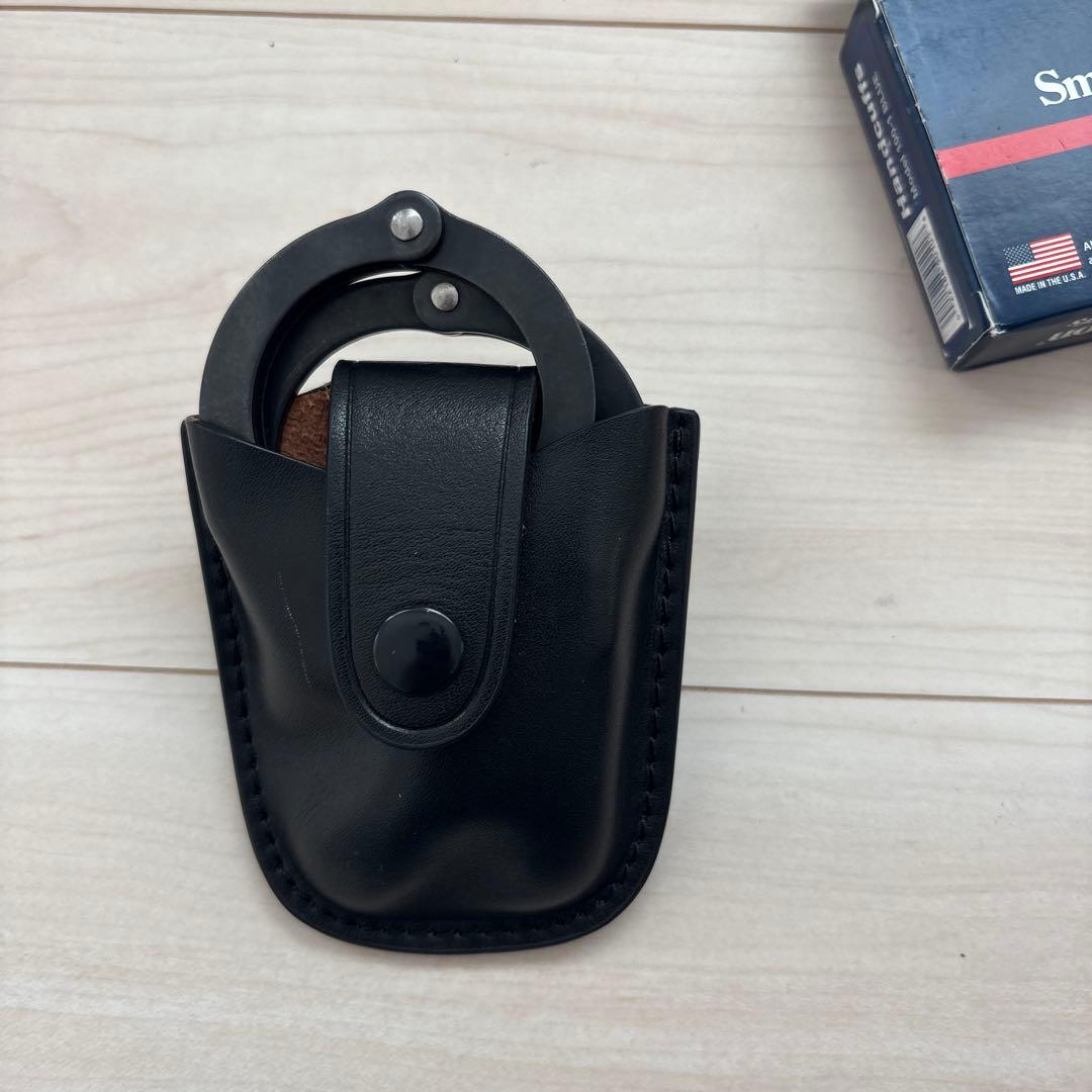 S&W スミス&ウェッソン ハンドカフ 手錠 M100-1 鍵付き 黒