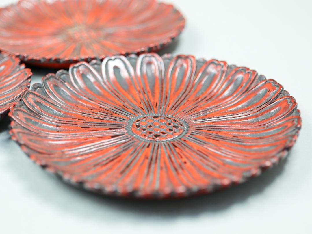 鎌倉彫 銭堂製 二重菊菓子取 4枚 菓子皿 共箱