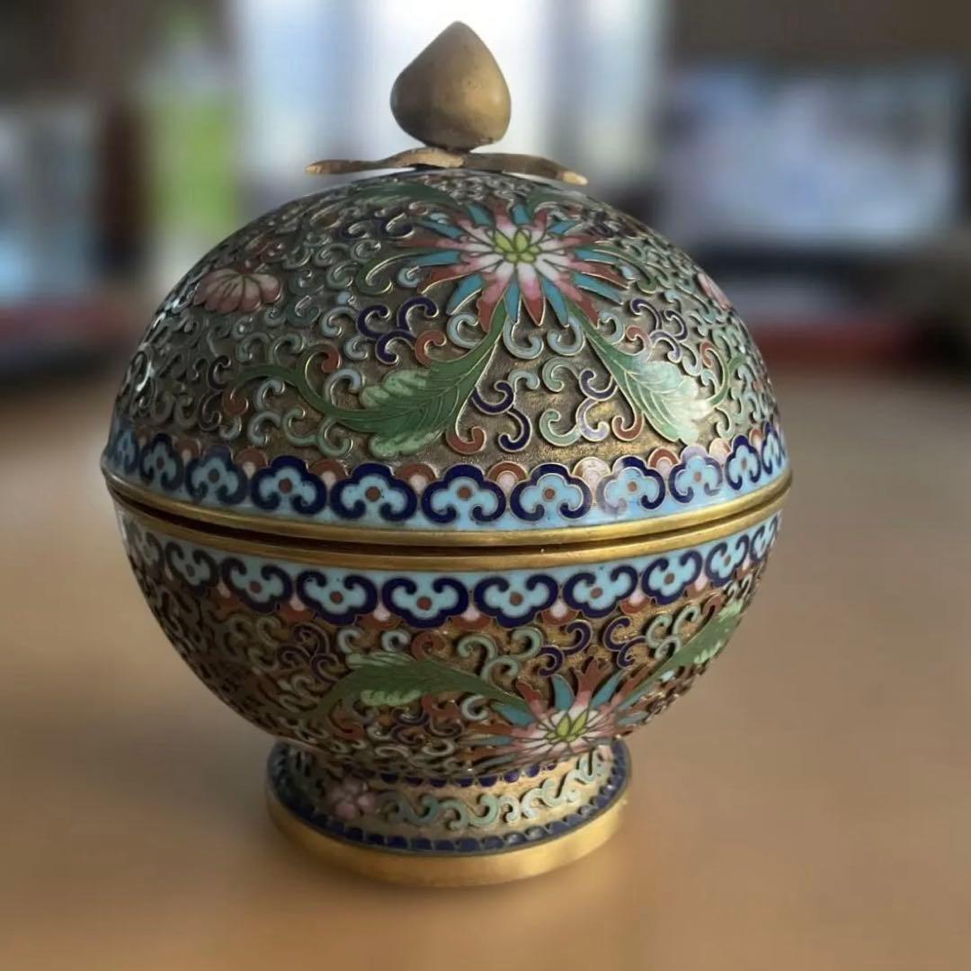 花模様の七宝焼香合 蓋付き