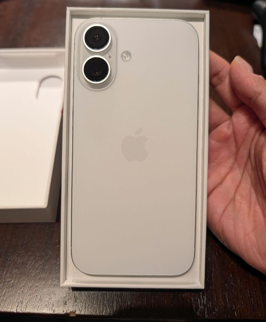 Apple iPhone 16 sim フリー バッテリー100% 美品