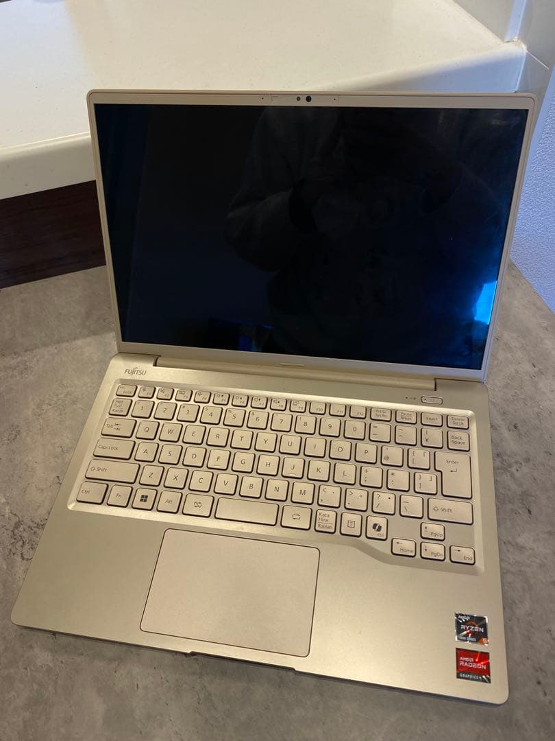 富士通 Lifebook MH最新モデル　顔認証