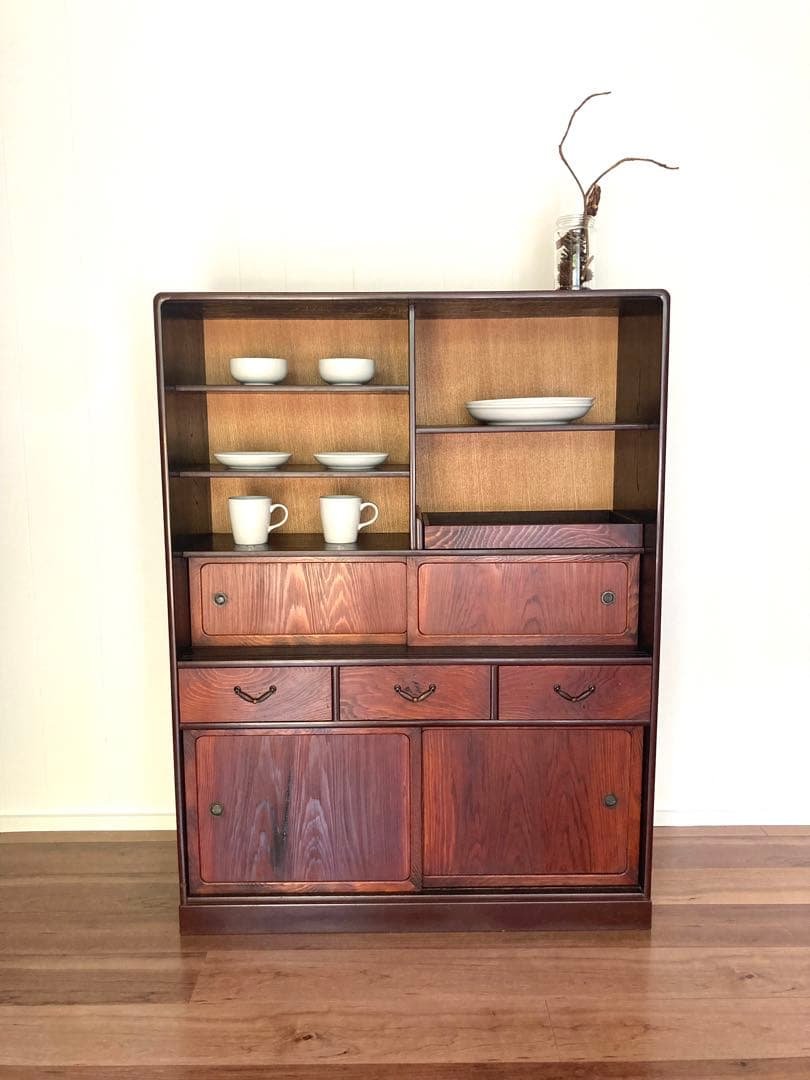 【連休sale】佇まい良さげな収納棚　食器棚