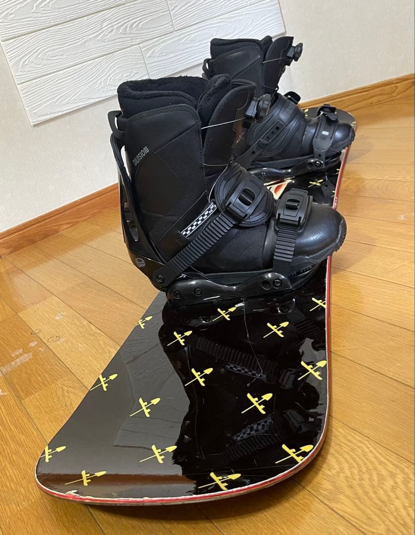 DIVISION ボード　ビンディング　ブーツの3点セット(ソフトケース付き）