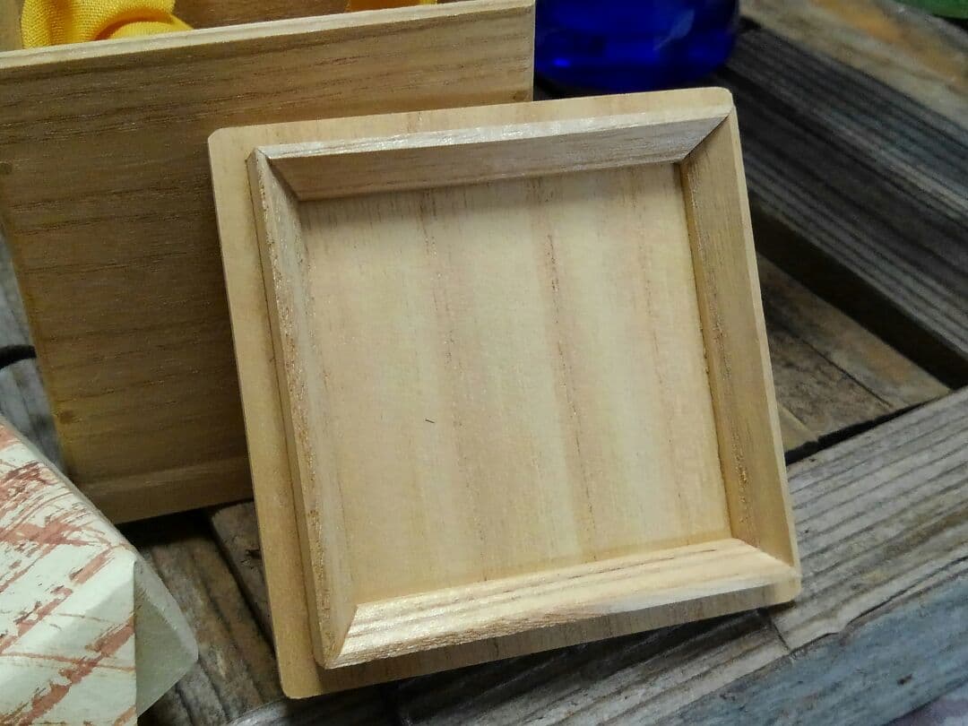 黄瀬戸　ぐい飲み　四方桟 桐箱付き　ぐい飲み　美濃焼　骨董品