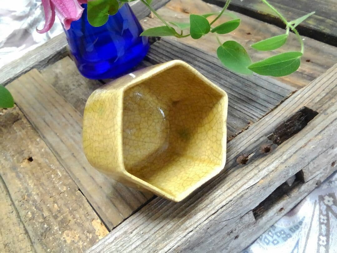 黄瀬戸　ぐい飲み　四方桟 桐箱付き　ぐい飲み　美濃焼　骨董品