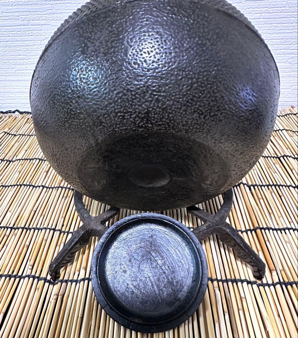 未使用品　南部盛岡東文堂造　１０型姥口アラレ　南部鉄瓶　南部鉄器　鉄瓶