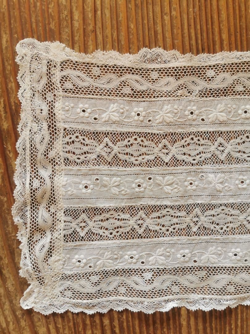 アンティークフランス ノルマンディーレース 縦繋ぎボビン＆ガロンレース ランナー