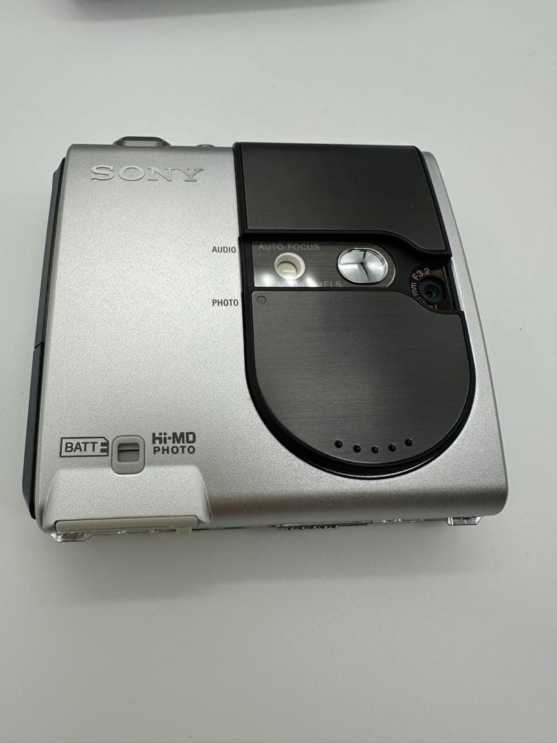 ポータブルプレーヤー SONY MZ-DH10P Hi-MD Walkman MP3 Player
