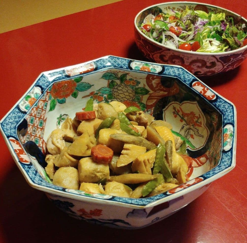 伊万里八角鉢　(大）