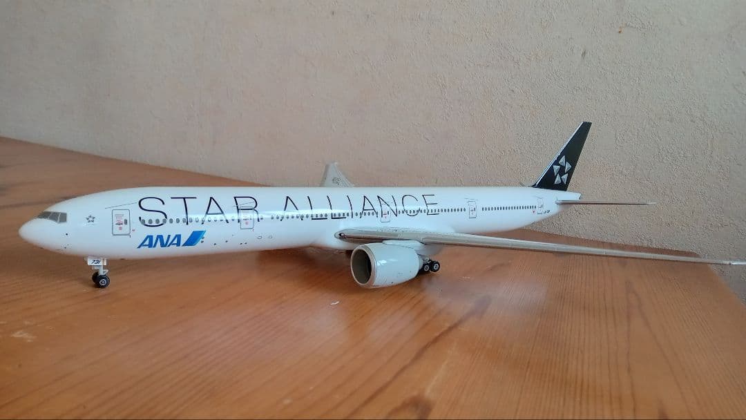 全日空商事 1/200 ANA Boeing 777-300ER