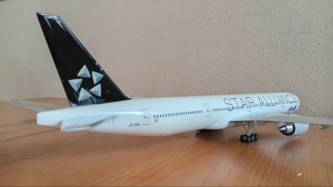 全日空商事 1/200 ANA Boeing 777-300ER