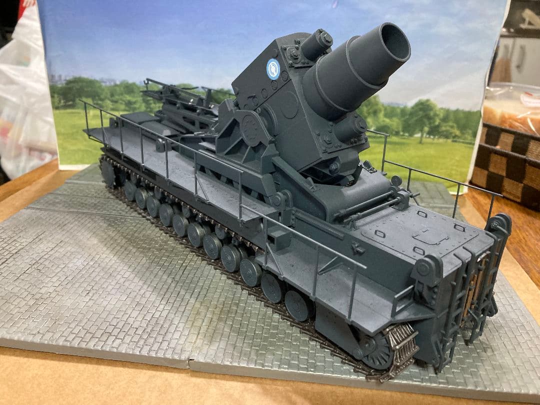 【塗装済完成品】1/35カール自走臼砲ガルパン大学選抜チーム風