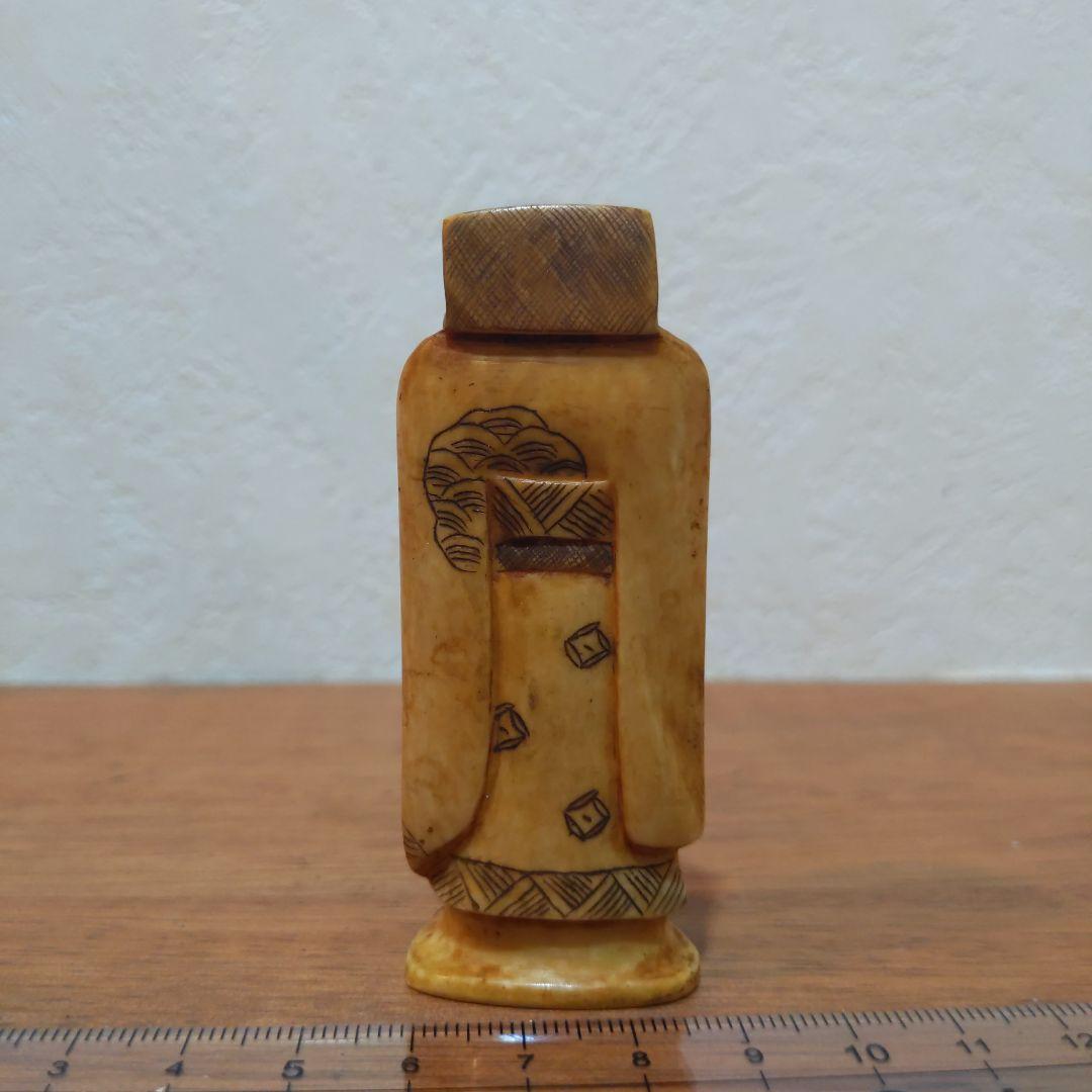 時代提げ物 七福神根付 天然素材 在銘【寿老人】高さ約7.6cm 重さ約50ｇ