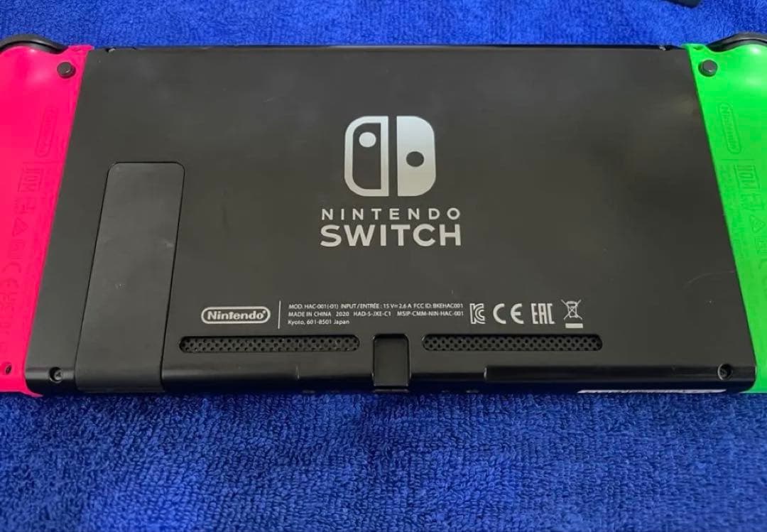 最終値下げ任天堂NintendoSwitch本体・Switchケース・ソフト3点