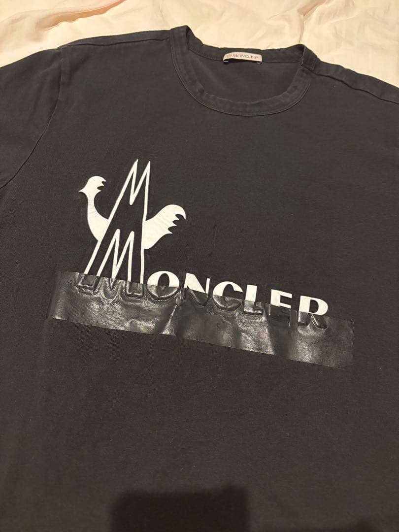 Moncler ブラック Tシャツ ロゴプリント