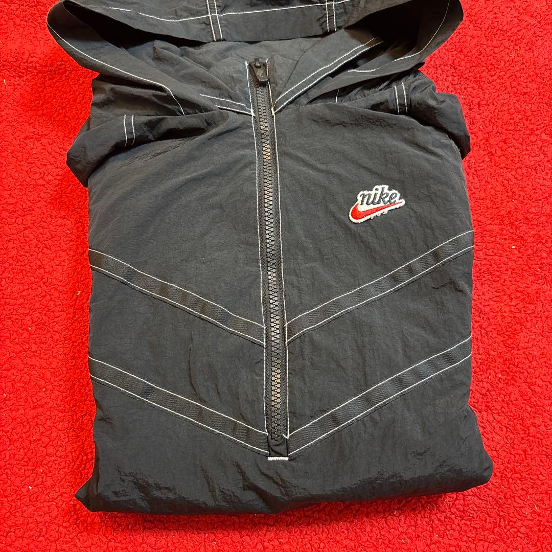 ナイキ　NIKE ランニングウィンドブレーカー Nissy 西島隆弘