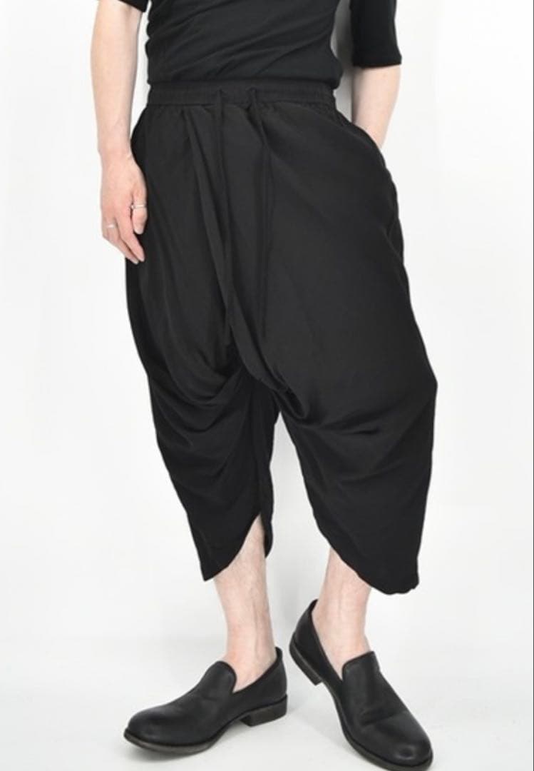 名作希少　ユリウス　julius ドレープサルエルパンツ　697PAM5