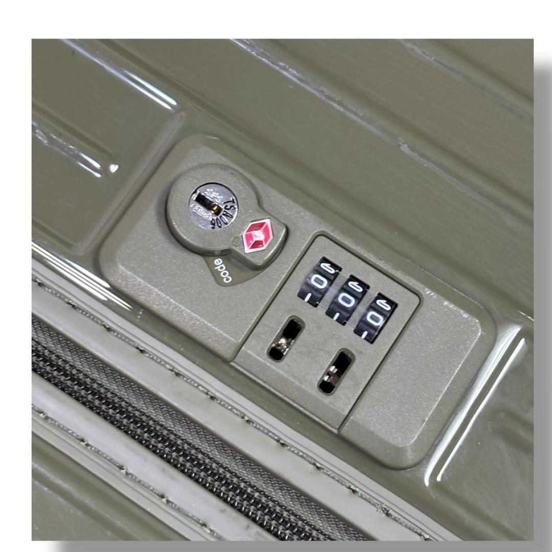 リモワ エッセンシャル 832.80 トランクプラス 101L スーツケース