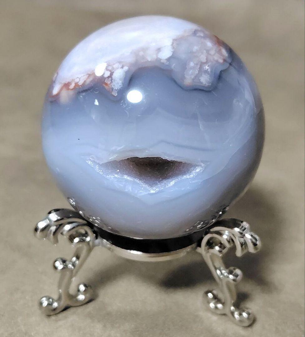 台座付き 縁起物 笑口 ジオード入り ブラック桜瑪瑙スフィア 50mm