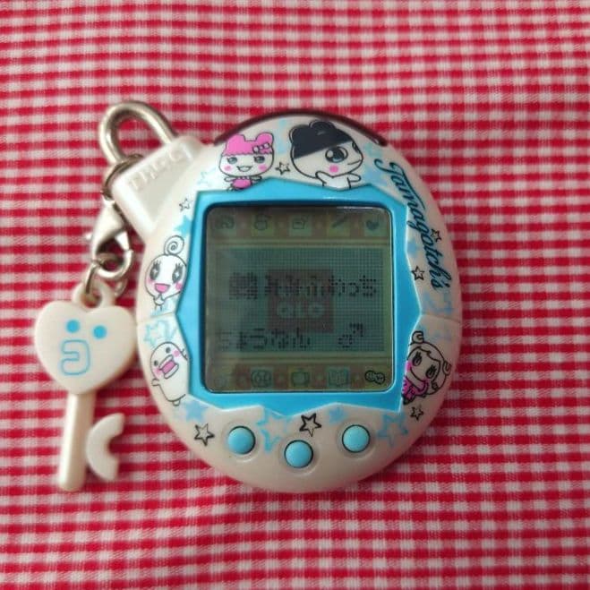 【動作確認済】 いぇー!ふぁみりーイロイロ!たまごっち+ ふぁみたま ユニクロ