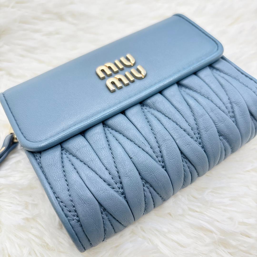 極美品✨現行ロゴ ミュウミュウ マテラッセ 三つ折り財布 ブルー RFID