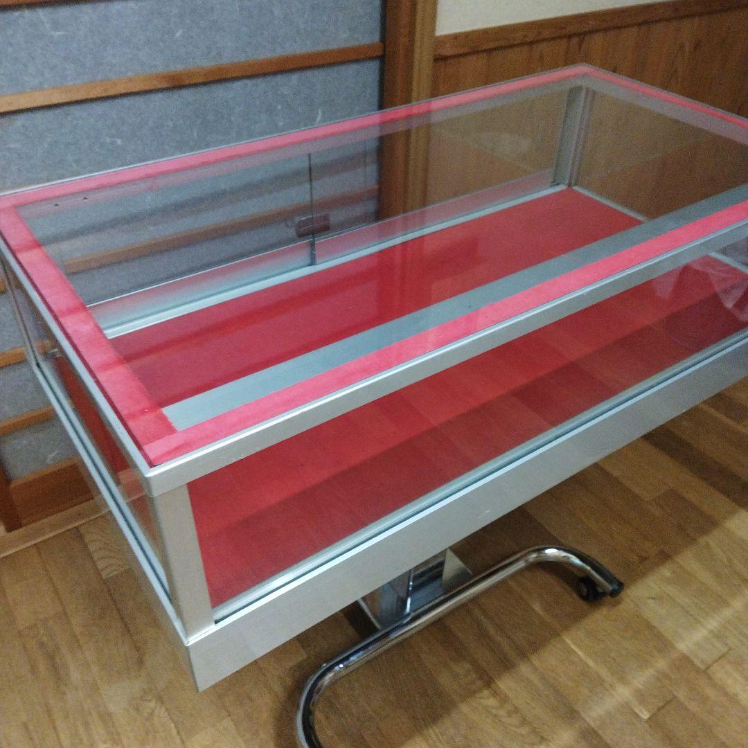 ショーケース ガラスケース 店舗 飾り棚