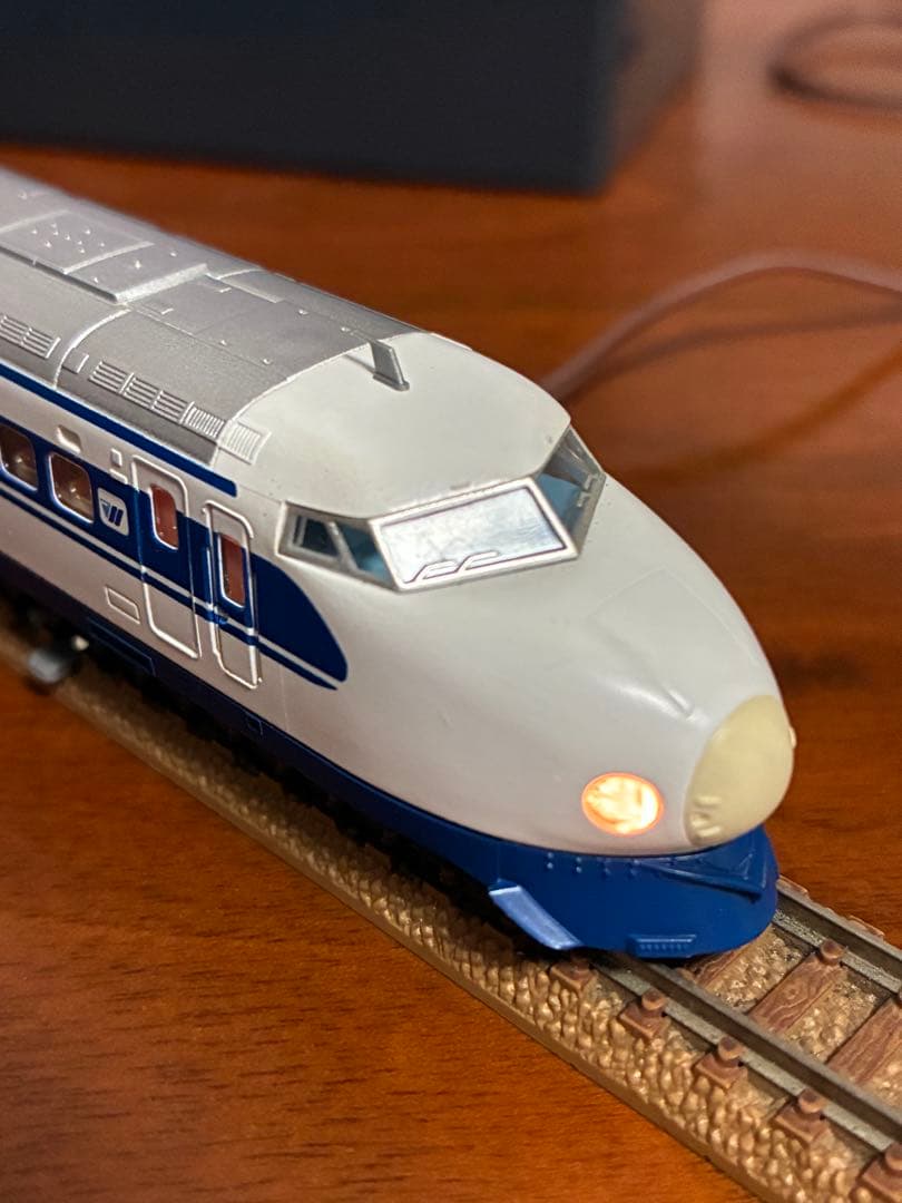 JR0 7000系山陽新幹線ウエストひかり tomix ライト点灯動力動作確認済