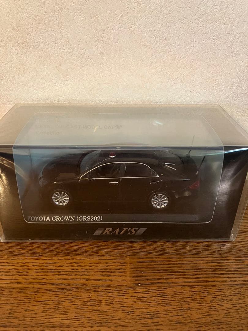 トヨタ クラウン (GRS202) 1/43 ダイキャストモデルカー