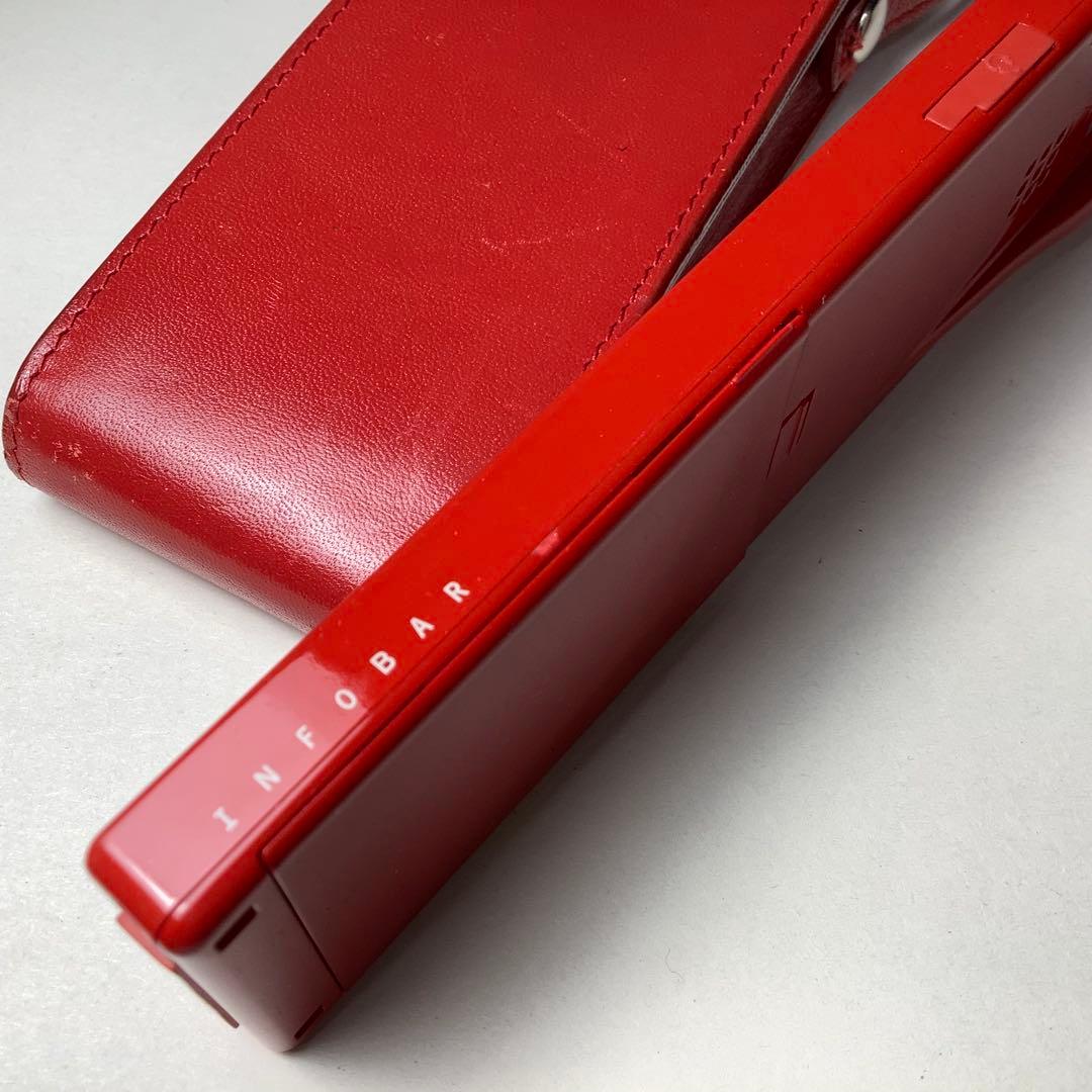 au INFOBAR 初代 ニシキゴイNISHIKIGOIと2世代目GRAY