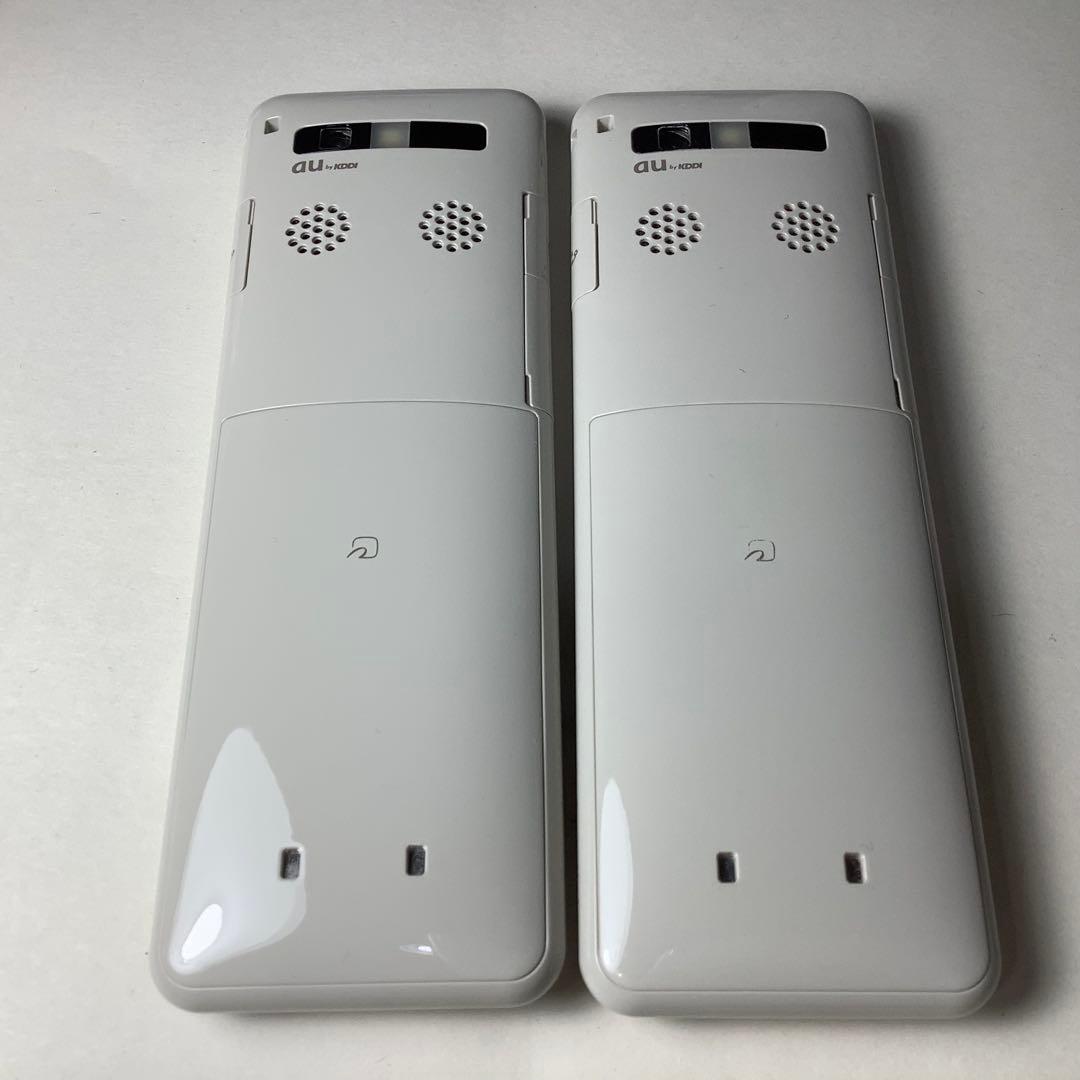 au INFOBAR 初代 ニシキゴイNISHIKIGOIと2世代目GRAY