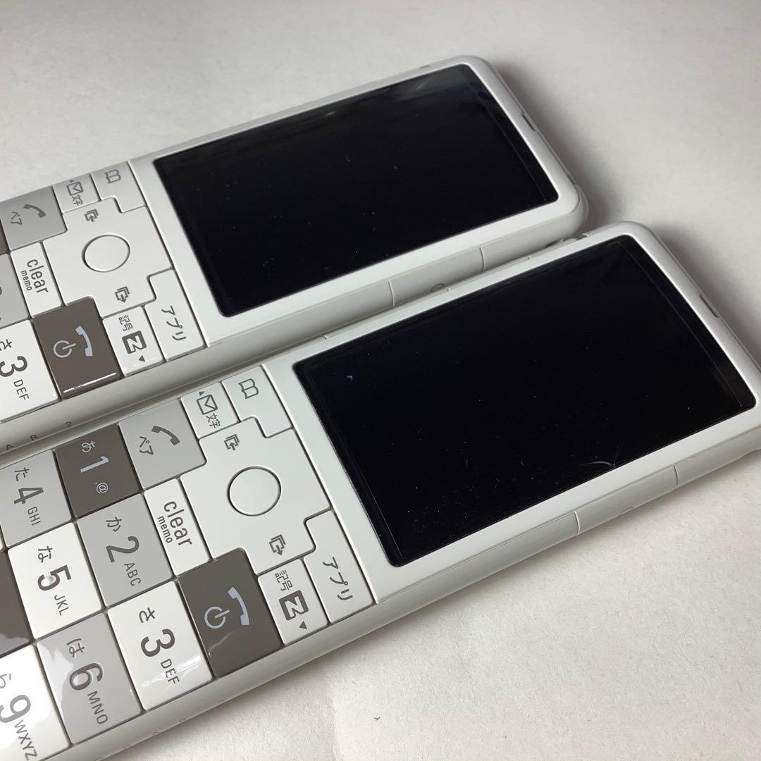 au INFOBAR 初代 ニシキゴイNISHIKIGOIと2世代目GRAY