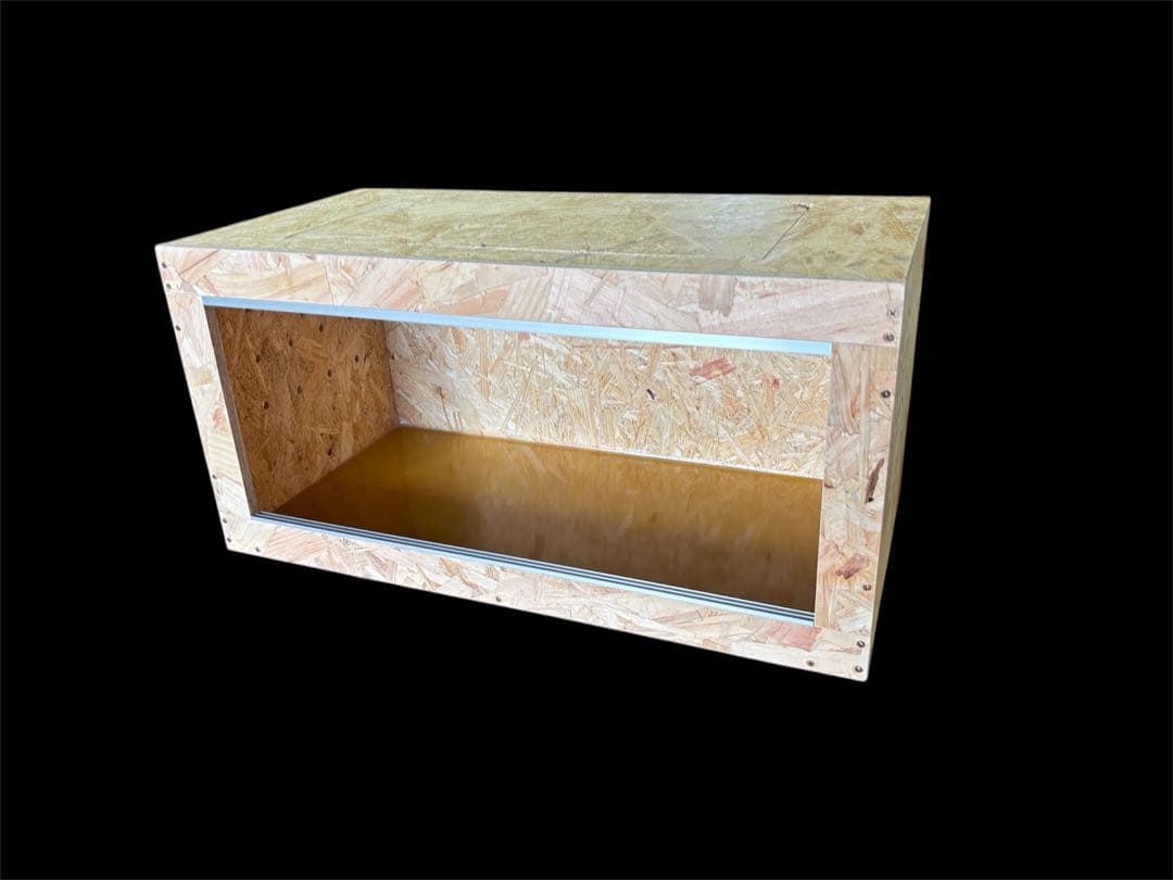 爬虫類ケージ 65×30×45 配線穴左下＋キャップ