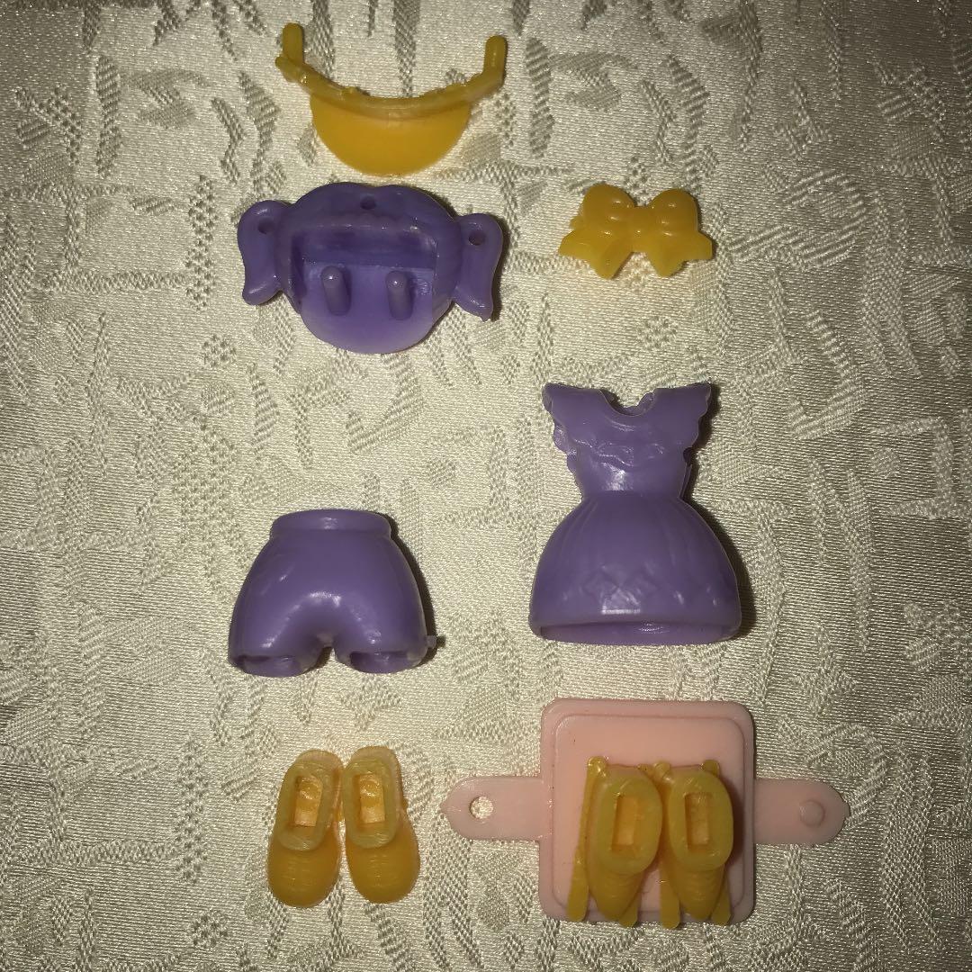 グリコおまけ　昭和　レトロ　パピーちゃん(バレーボールウェア　スケートドレス)