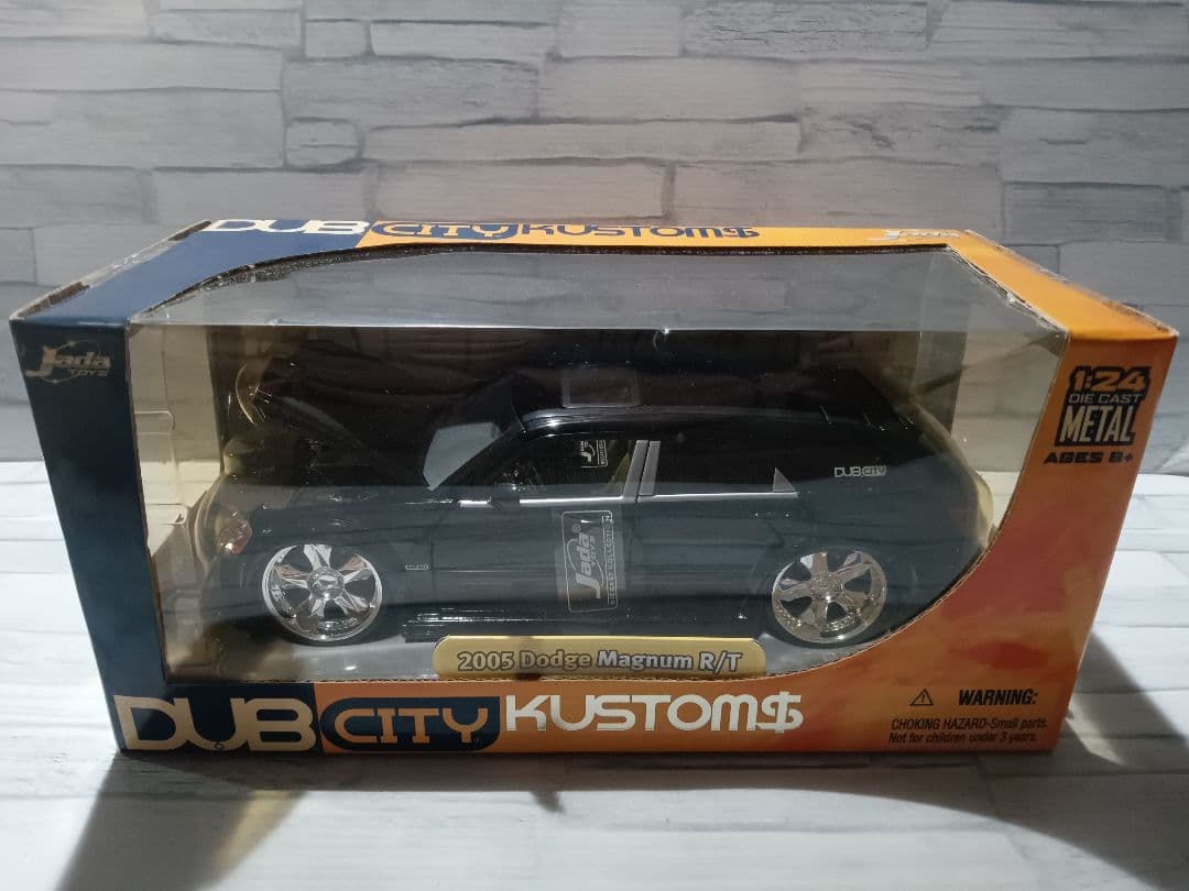 1/24 jada ダッジ マグナム R/T ミニカー　ブラック