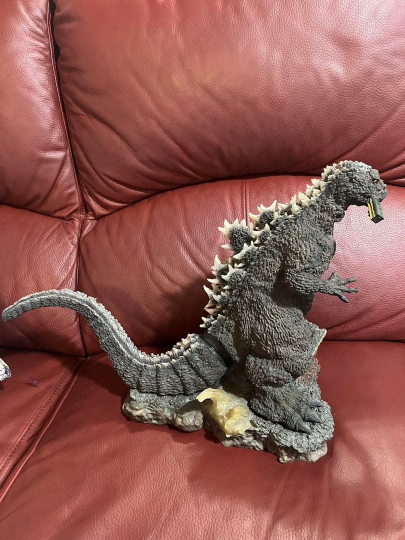 エクスプラス　ゴジラ(1954版) 電車咥えver. 東宝30cmシリーズ