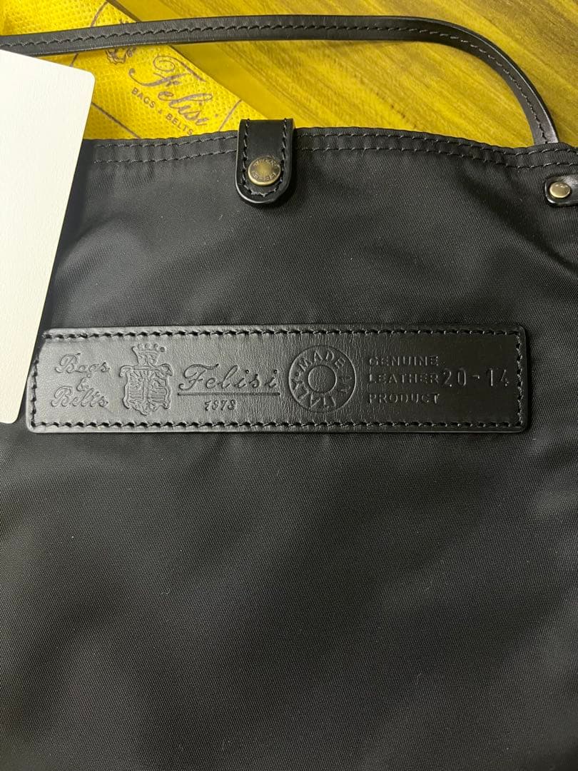 フェリージ　ショルダーバック