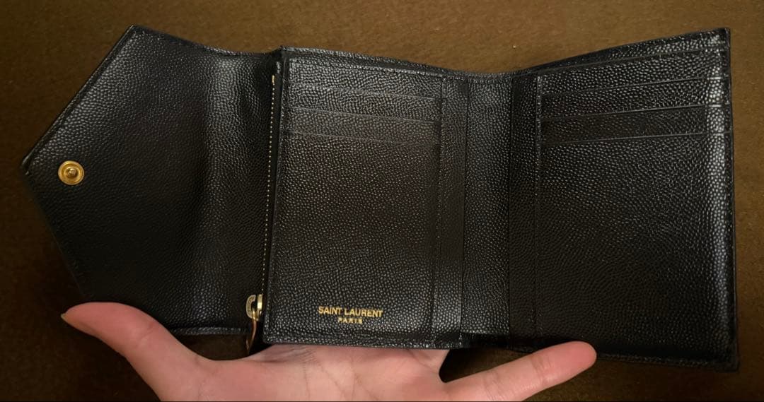 【買おう】SAINT LAURENT ブラック 三つ折り財布 YSL
