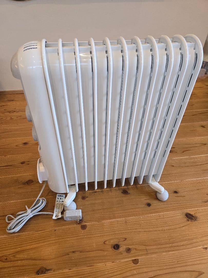 デロンギ　アミカルド　オイルヒーターRHJ45M1115-LG