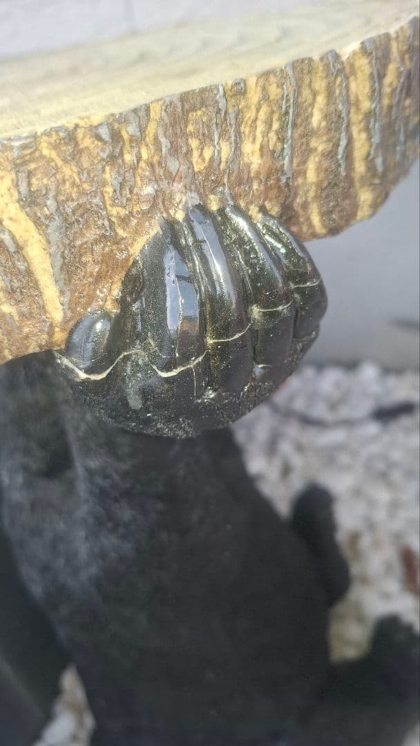 KARE　クマの形のサイドテーブル