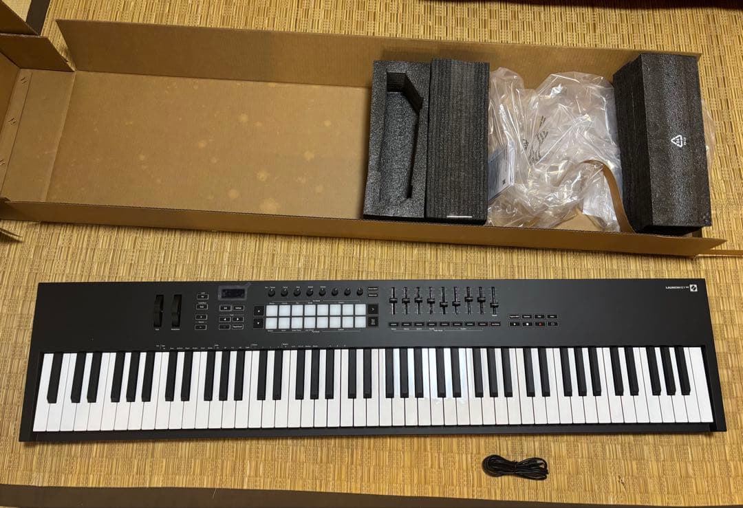 NOVATION ( ノベーション ) LAUNCHKEY 88 MK3