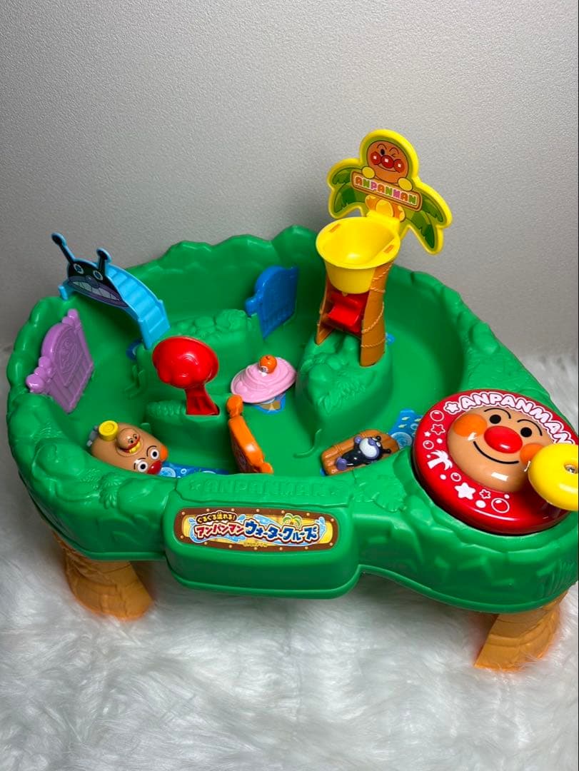 【アンパンマン】ぐるぐる流れる!アンパンマンウォータークルーズ